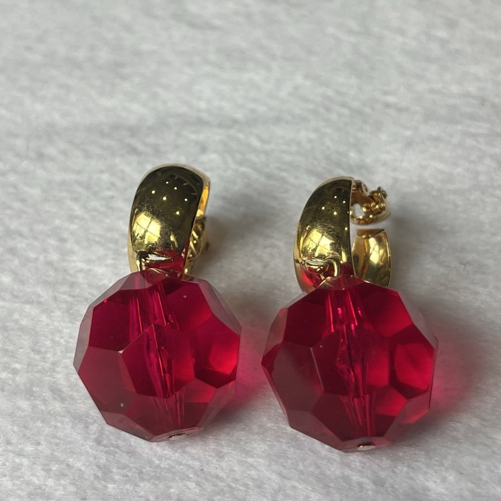 Vintage Trifari Stamped Clip On Earrings Red Lucite Drop Dangle Design